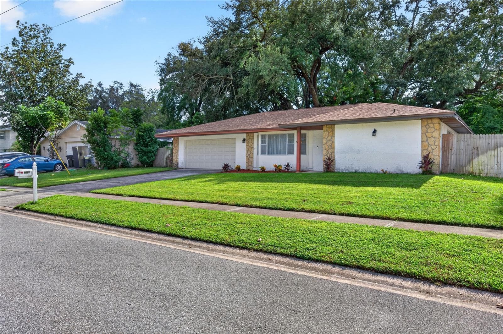 Single Family Residence at 608 PARKWOOD AVE, ALTAMONTE SPRINGS, photo 2 of 28