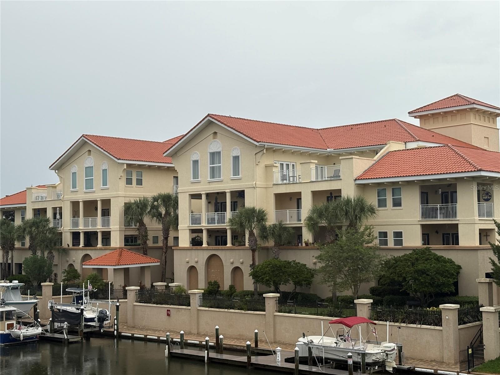 300 BELLA HARBOR CT #101