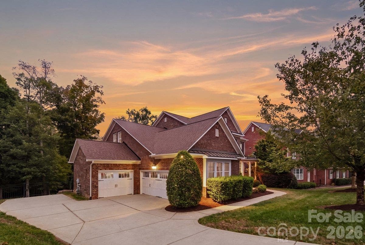 Single Family Residence at 7123 Yellowhorn Trail, Waxhaw, photo 7 of 55