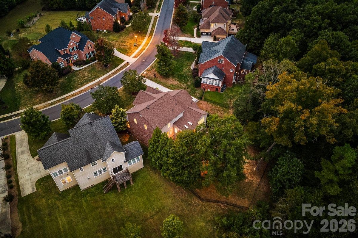 Single Family Residence at 7123 Yellowhorn Trail, Waxhaw, photo 17 of 55