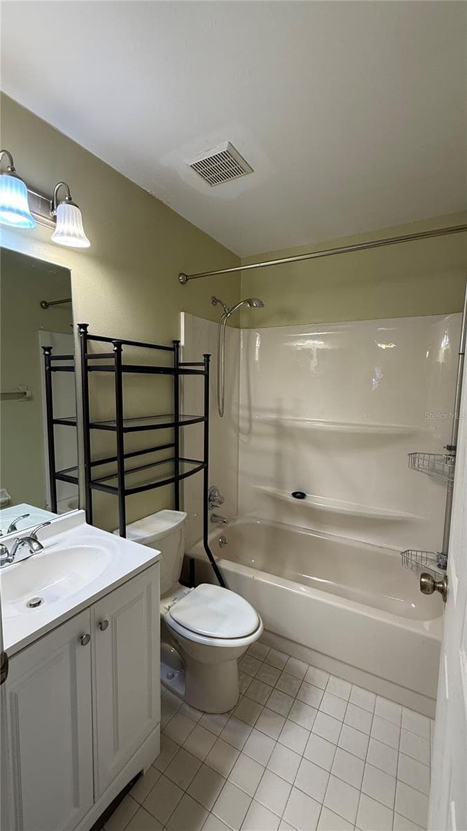 Guest Bath , Shower / Tub Combo - 2312 SW 20TH CT, OCALA
