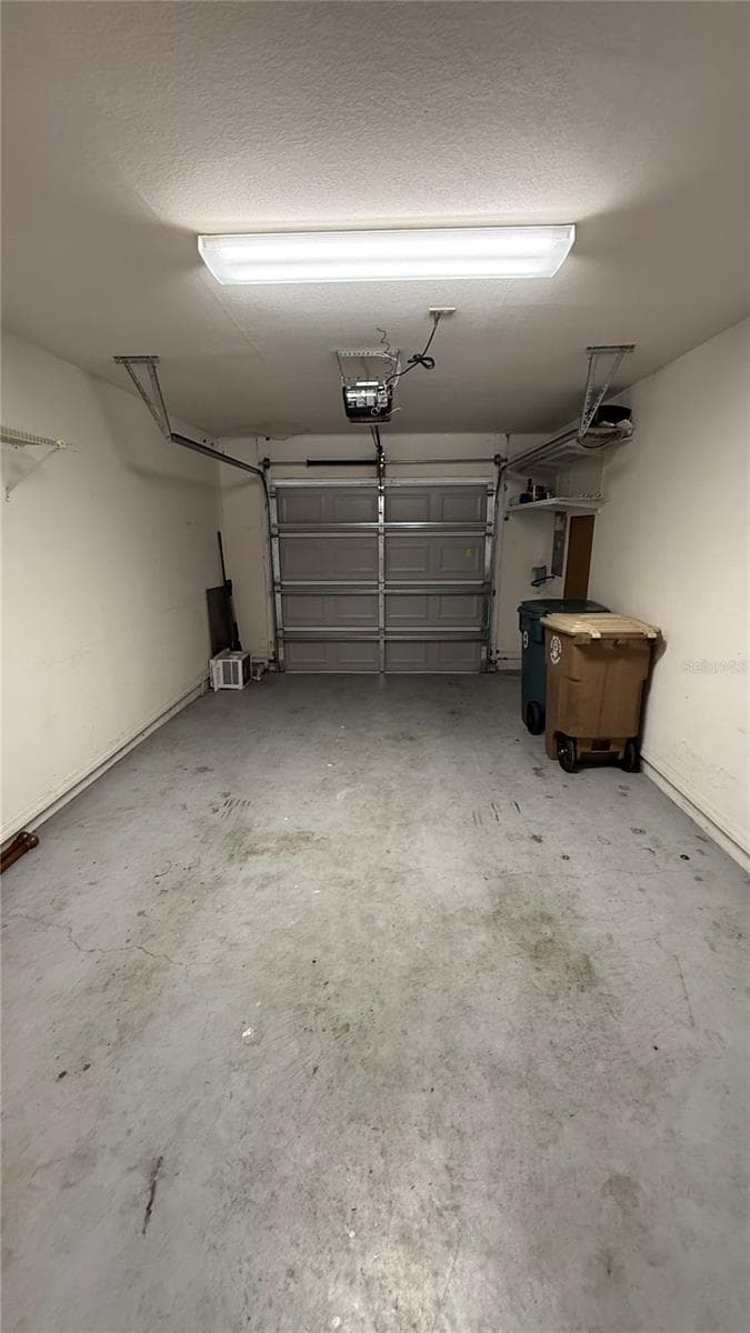 One Car Garage - 2312 SW 20TH CT, OCALA