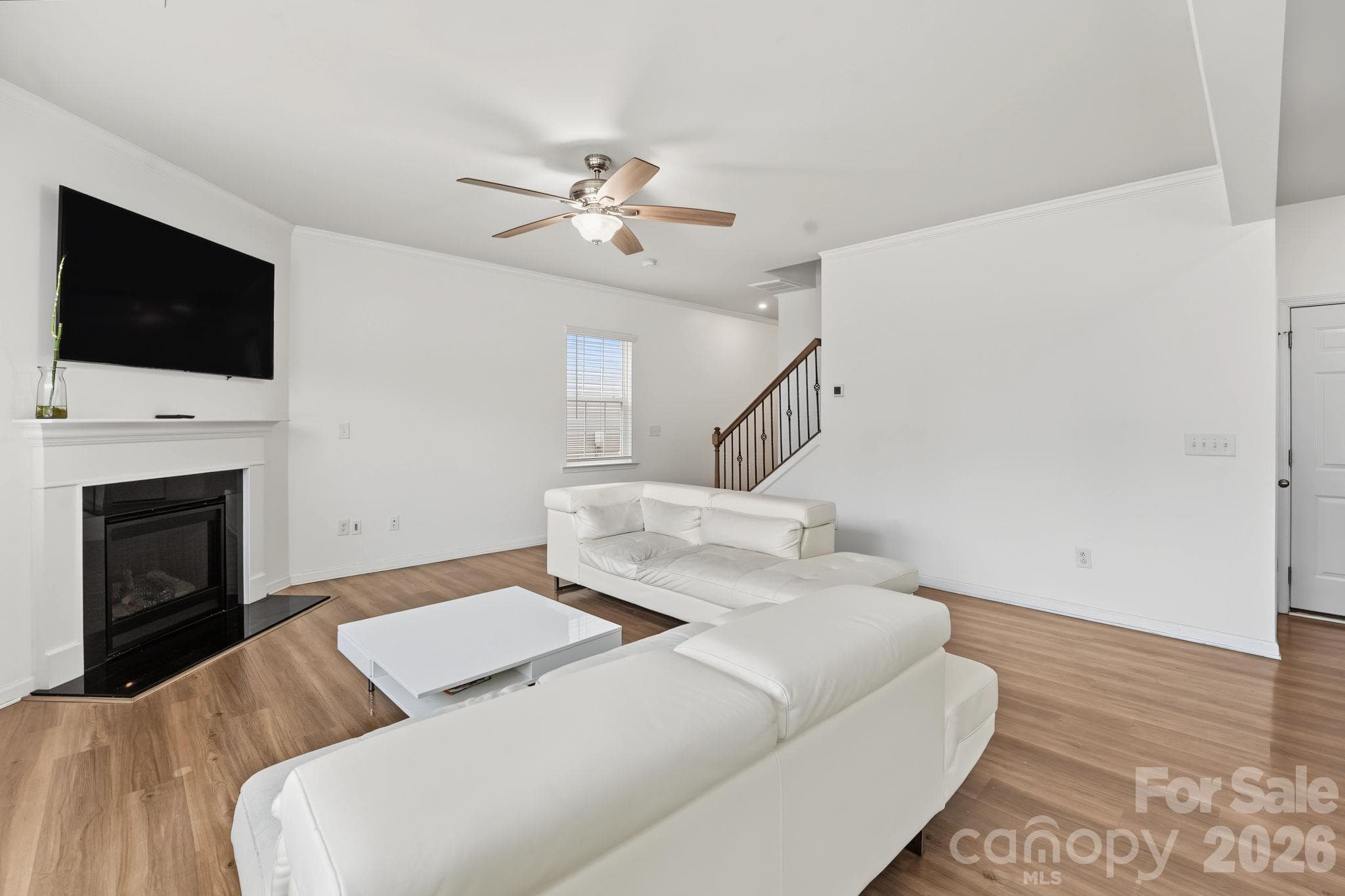 Single Family Residence at 1122 Loggerhead Drive, Lancaster, photo 13 of 45