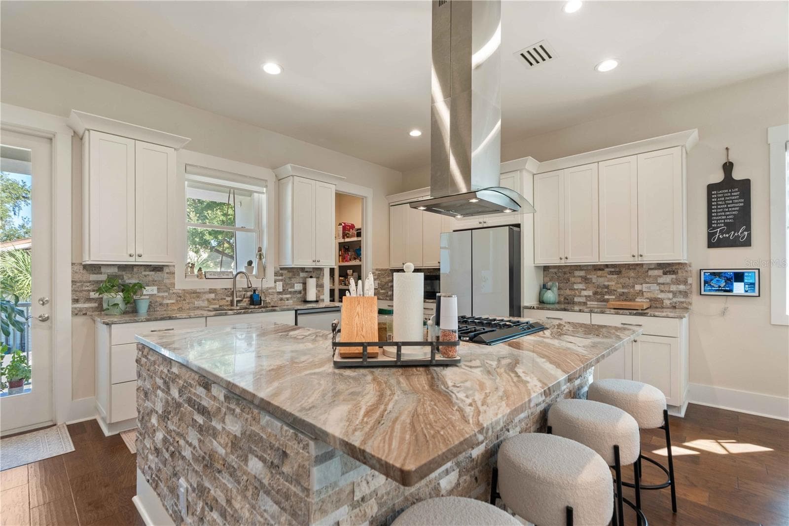 Townhouse at 1413 BAYSHORE BLVD #2, DUNEDIN, photo 6 of 85