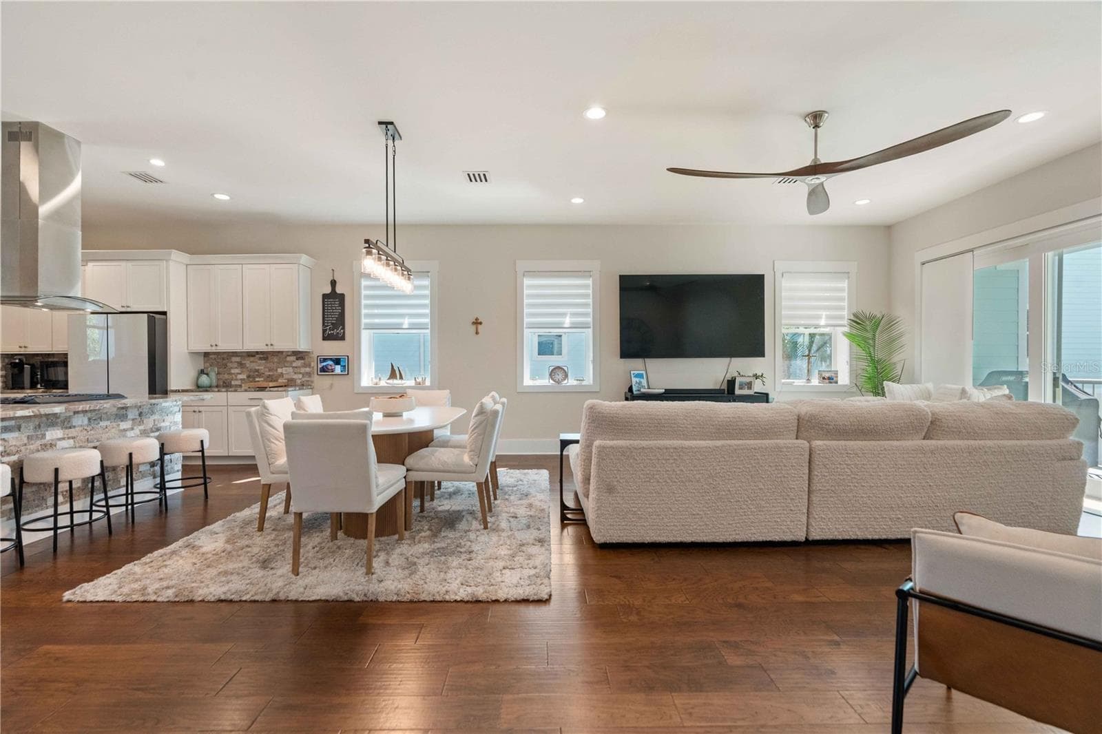 Townhouse at 1413 BAYSHORE BLVD #2, DUNEDIN, photo 11 of 85