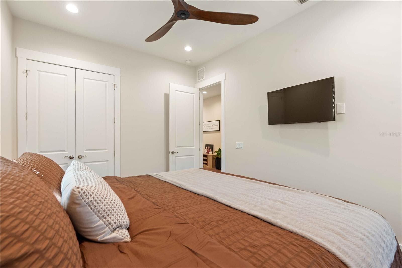 Townhouse at 1413 BAYSHORE BLVD #2, DUNEDIN, photo 39 of 85