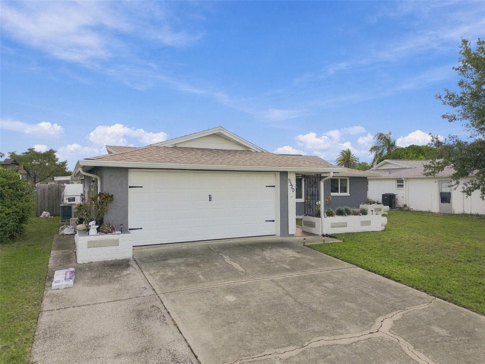 Single Family Residence at 9520 GLEN MOOR LN, PORT RICHEY, photo 3 of 50