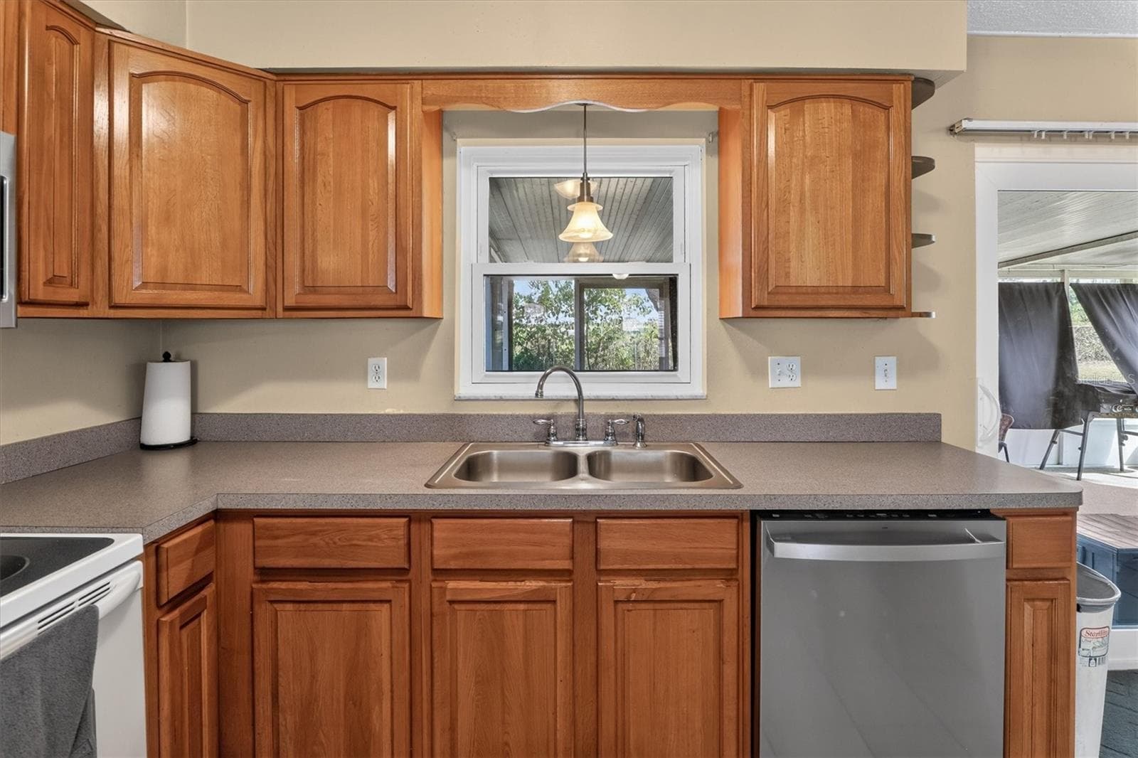 Single Family Residence at 14734 MITCHELL ST, DADE CITY, photo 14 of 49