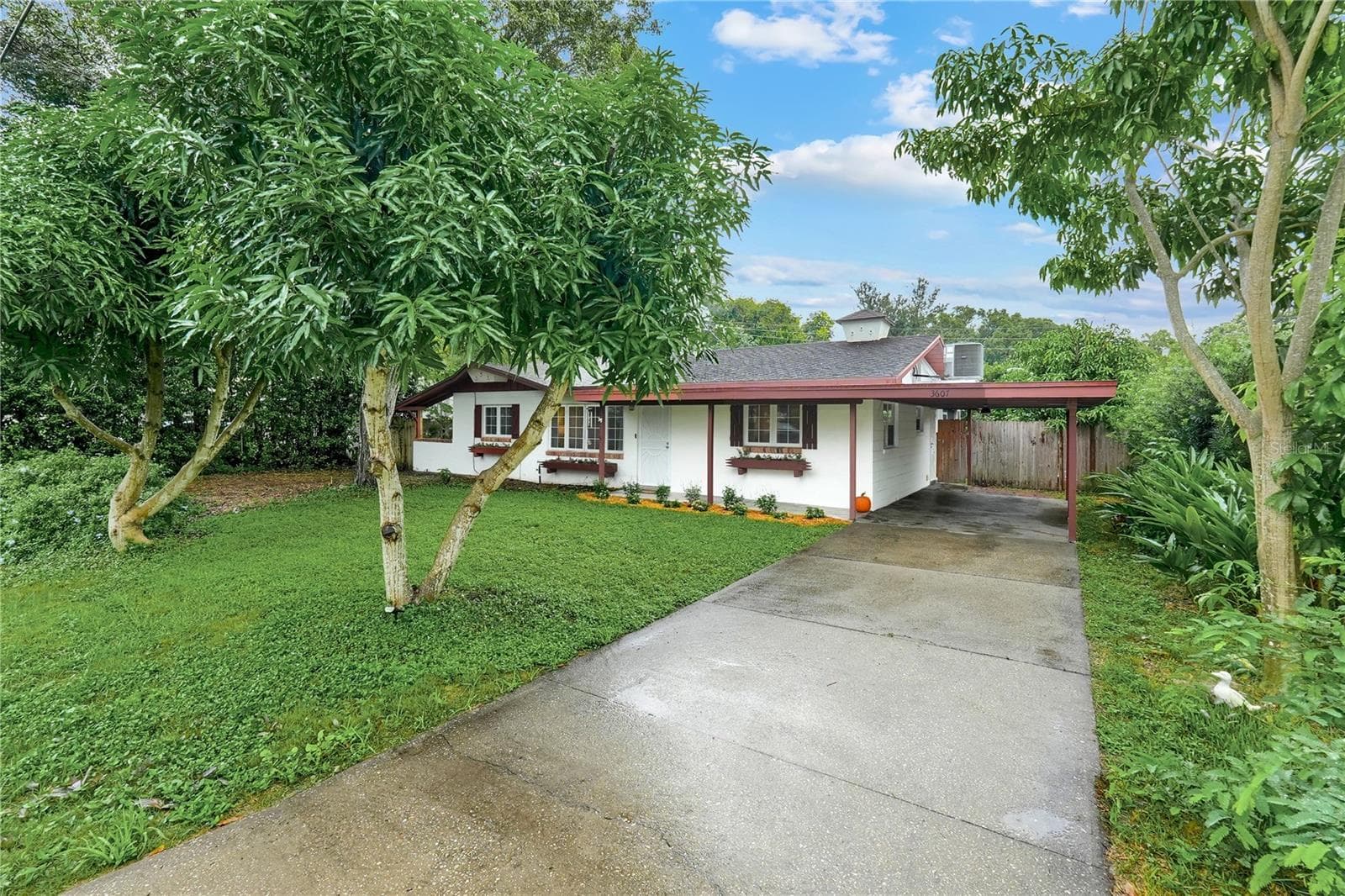 Single Family Residence at 3607 S CRYSTAL LAKE DR, ORLANDO, photo 8 of 42