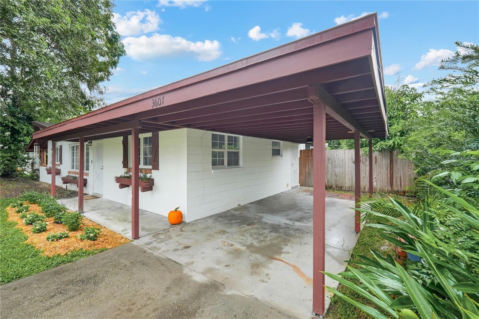 Single Family Residence at 3607 S CRYSTAL LAKE DR, ORLANDO, photo 10 of 42