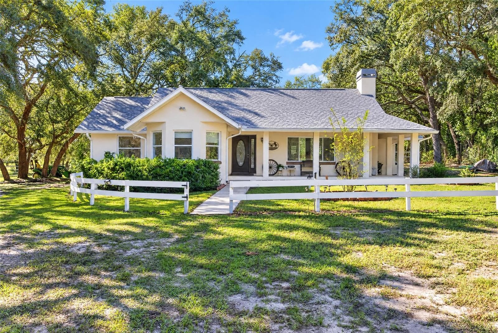 2702 E POSSUM CT