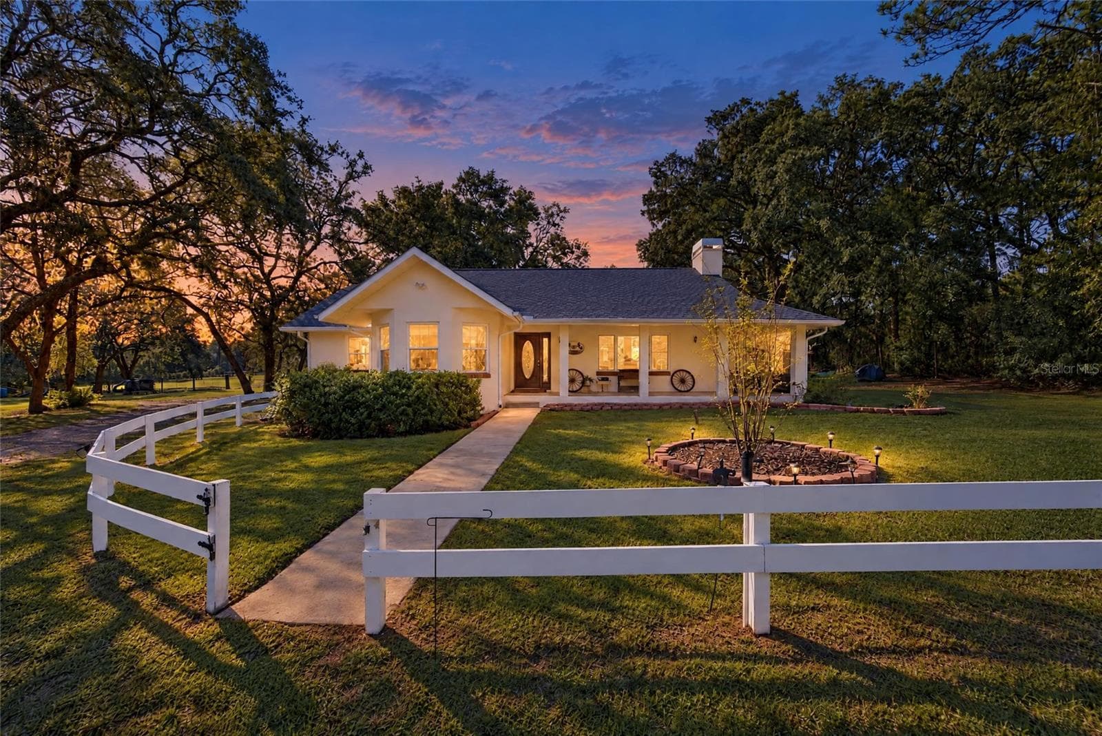 Single Family Residence at 2702 E POSSUM CT, INVERNESS, photo 2 of 53