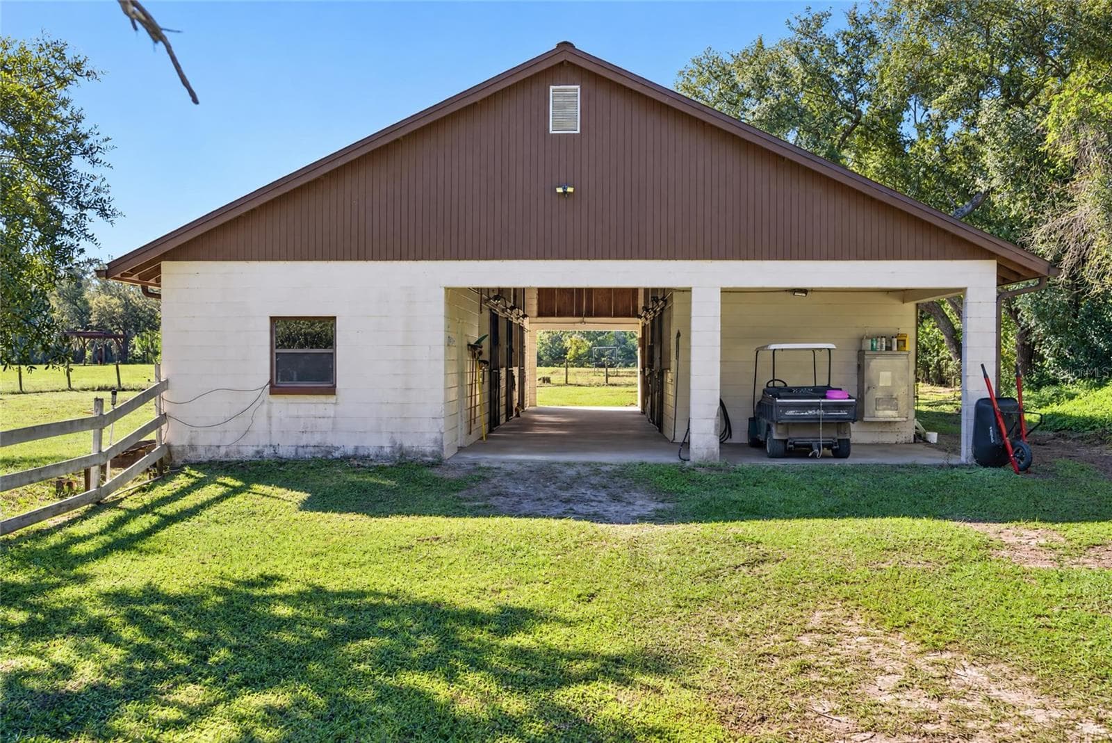 Single Family Residence at 2702 E POSSUM CT, INVERNESS, photo 25 of 53