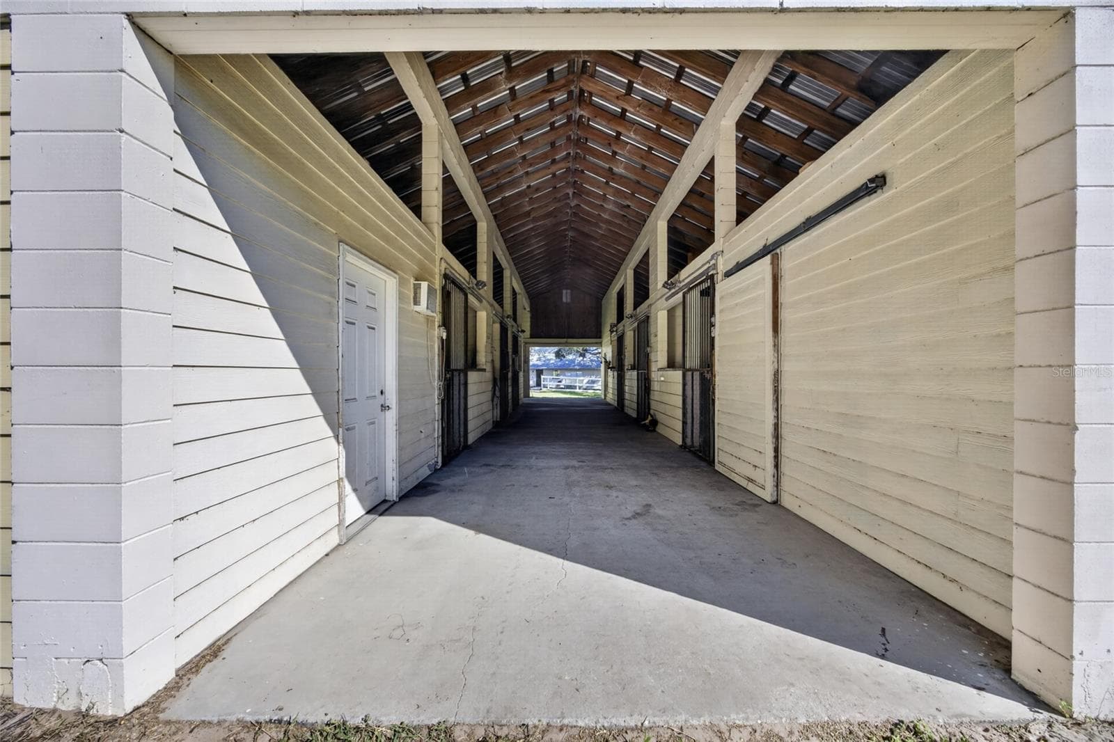 Single Family Residence at 2702 E POSSUM CT, INVERNESS, photo 29 of 53