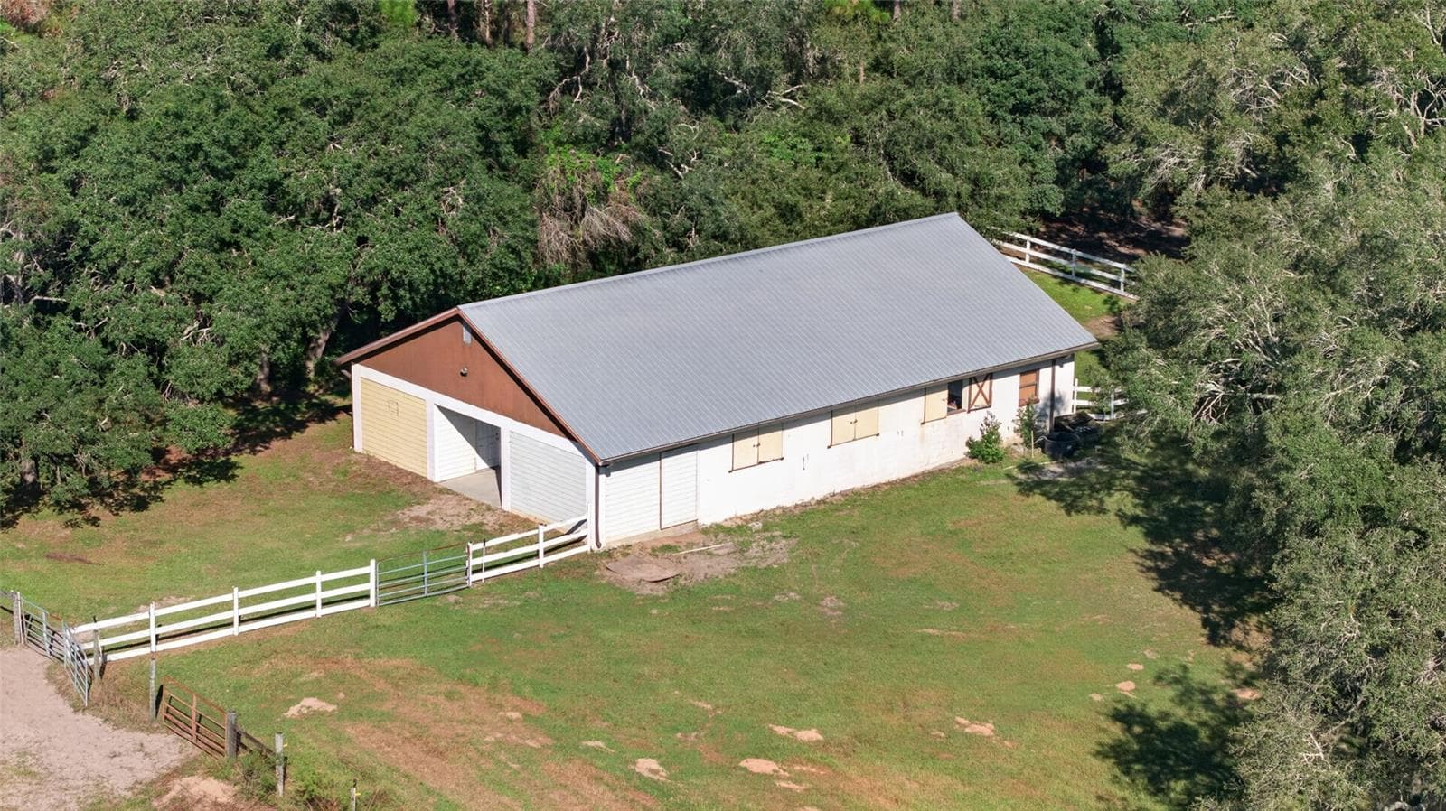 Single Family Residence at 2702 E POSSUM CT, INVERNESS, photo 33 of 53