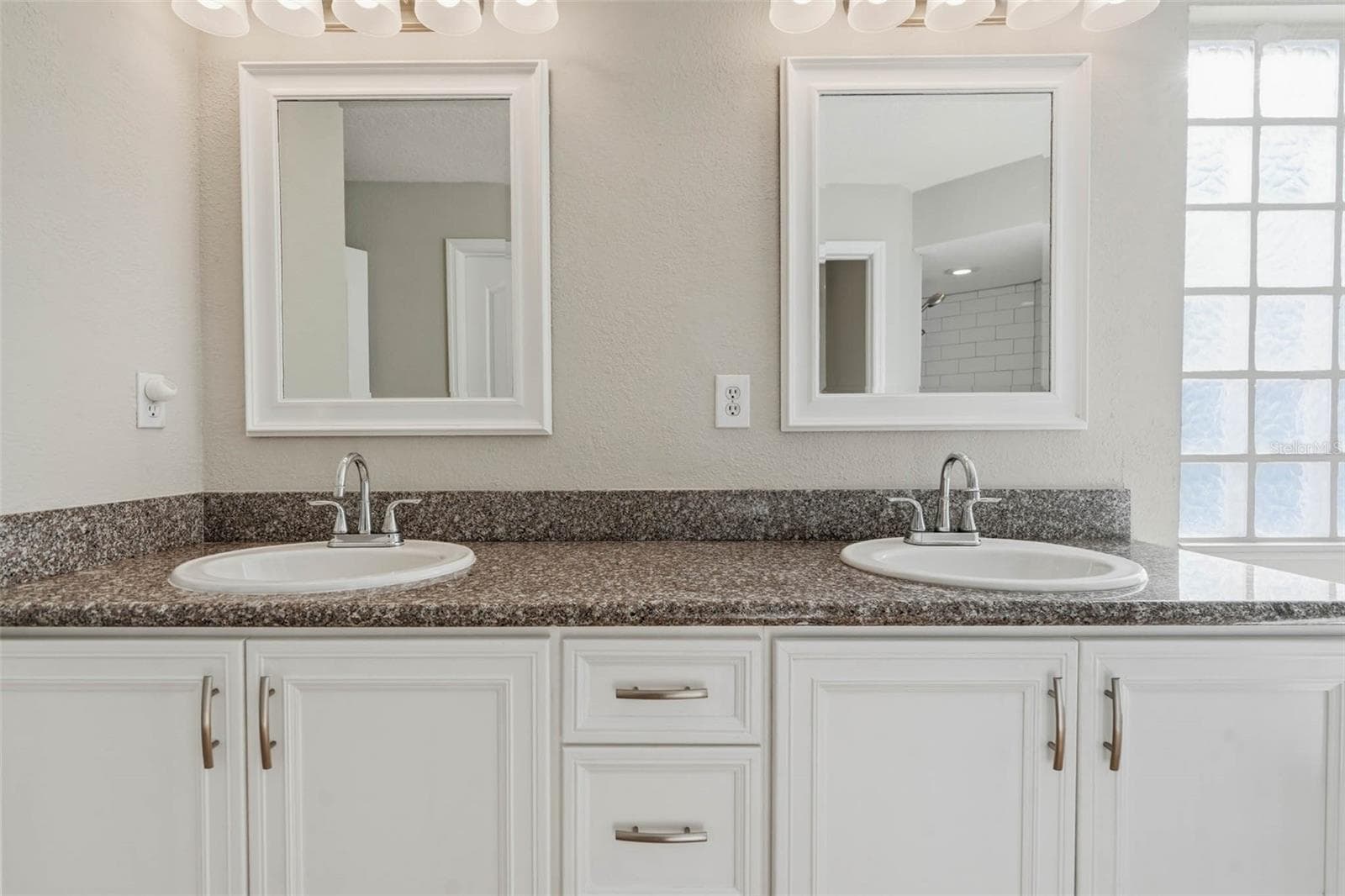 Single Family Residence at 29307 KAPALUA WAY, SAN ANTONIO, photo 4 of 52