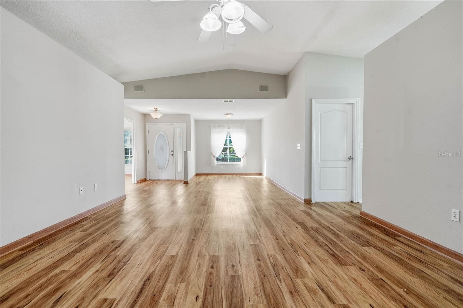 Single Family Residence at 29307 KAPALUA WAY, SAN ANTONIO, photo 15 of 52