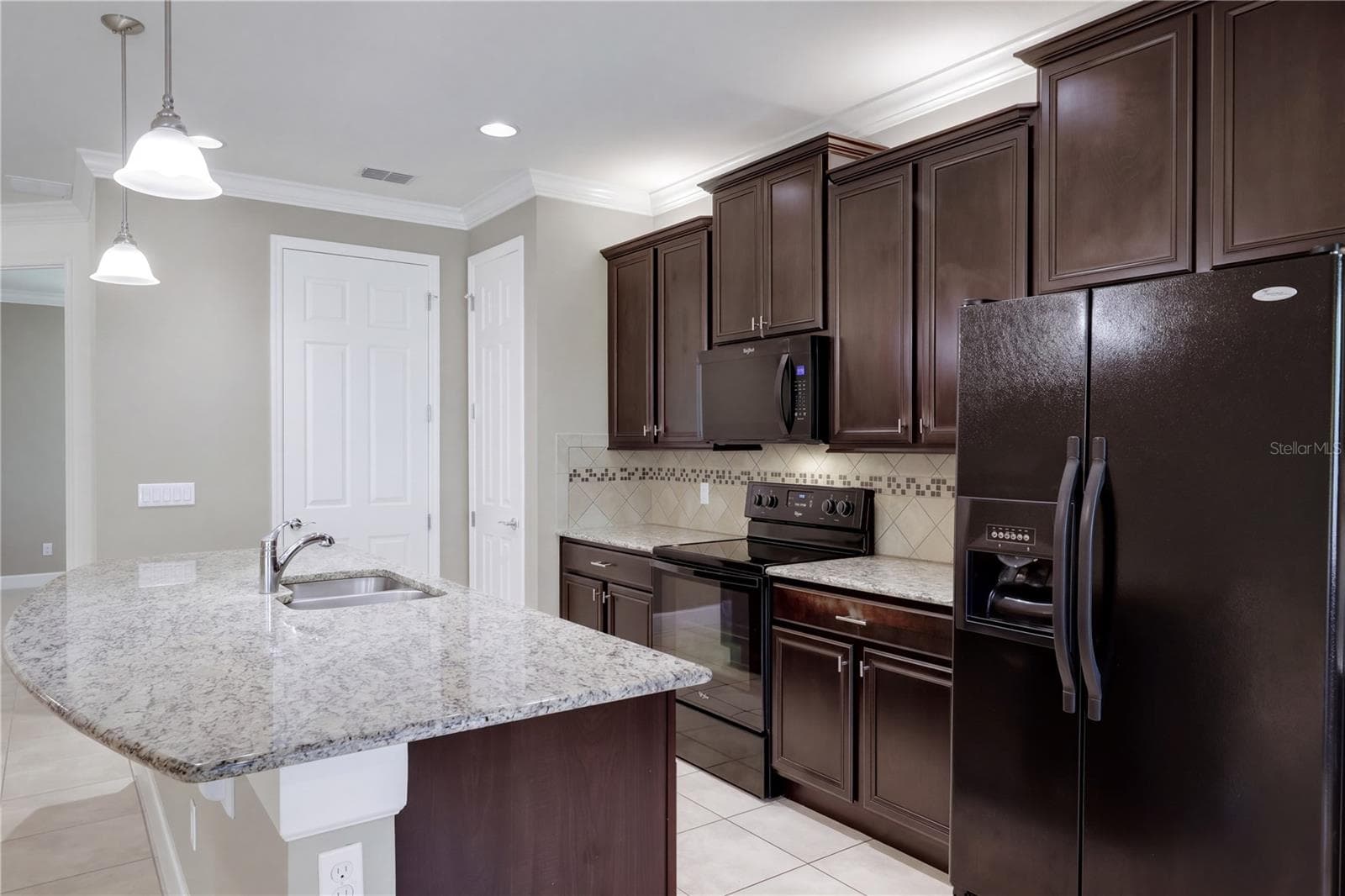 Single Family Residence at 11843 PADUA LN, ORLANDO, photo 2 of 29