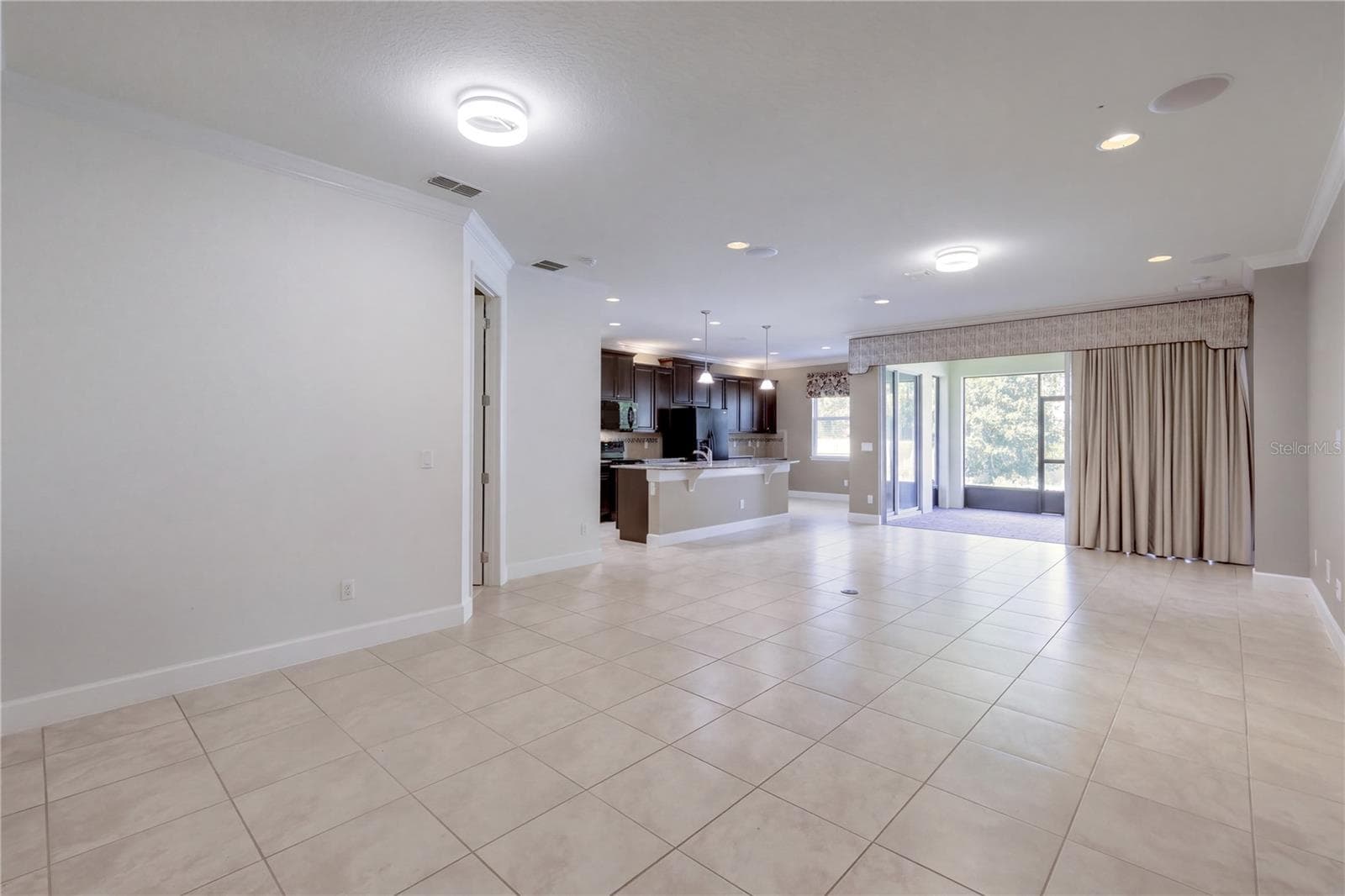 Single Family Residence at 11843 PADUA LN, ORLANDO, photo 9 of 29