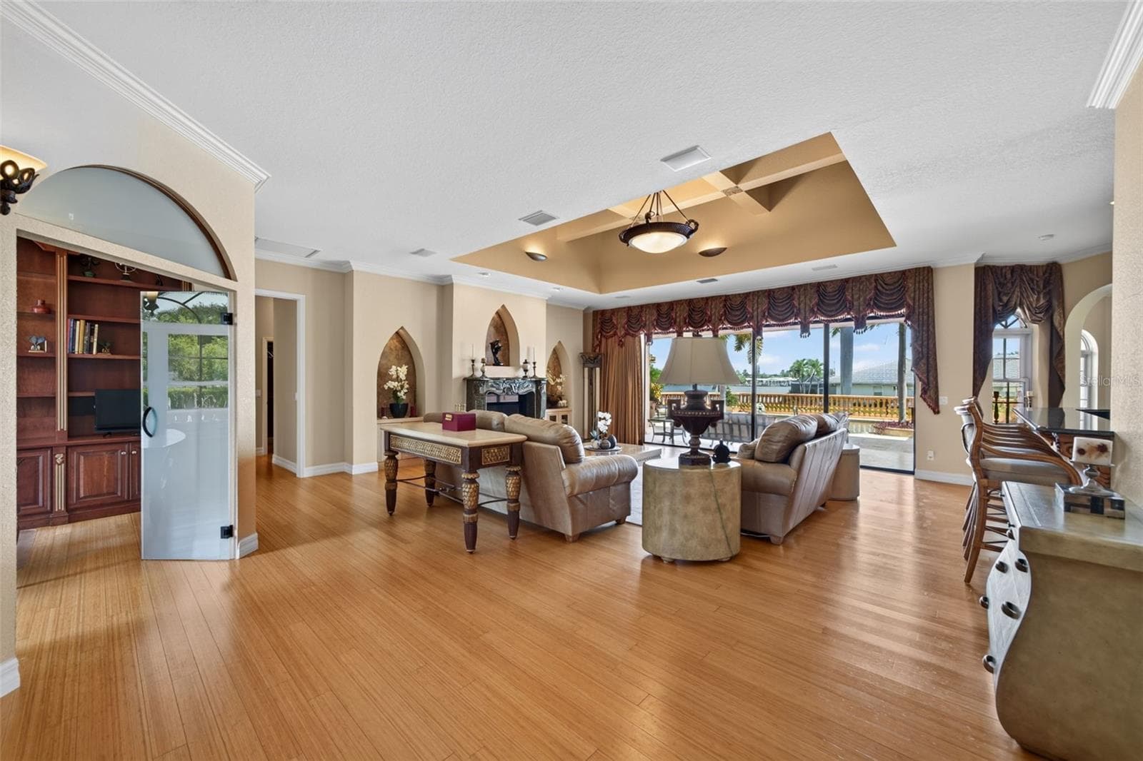 Single Family Residence at 316 W BAY DR, VENICE, photo 14 of 100