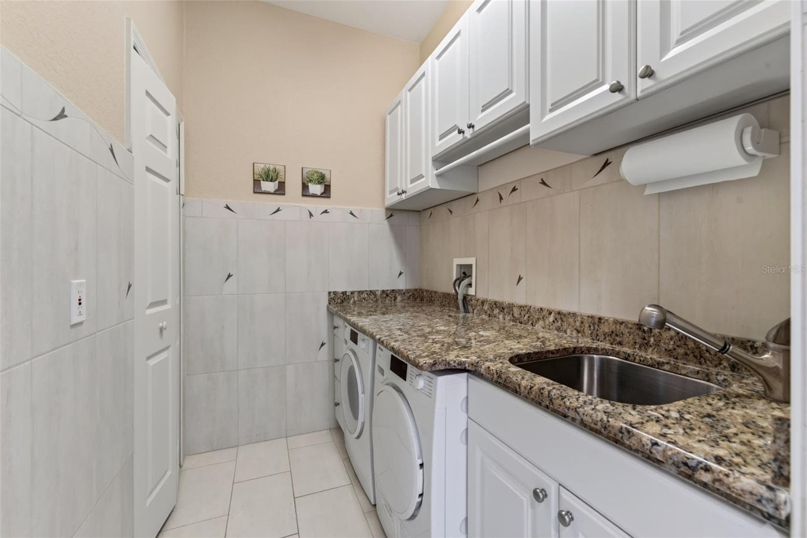 Single Family Residence at 316 W BAY DR, VENICE, photo 86 of 100