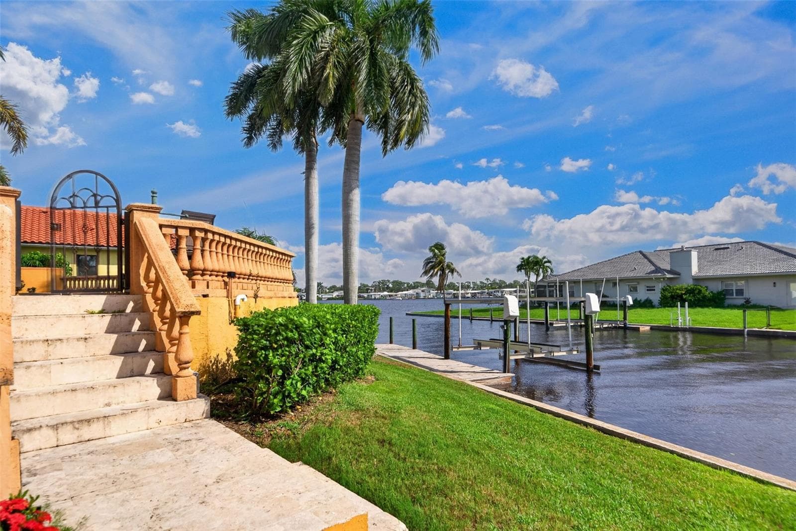 Single Family Residence at 316 W BAY DR, VENICE, photo 94 of 100