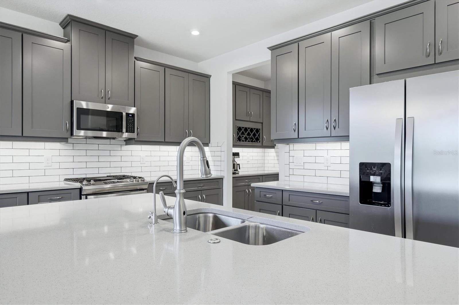 Single Family Residence at 9291 STARRY NIGHT AVE, SARASOTA, photo 6 of 92