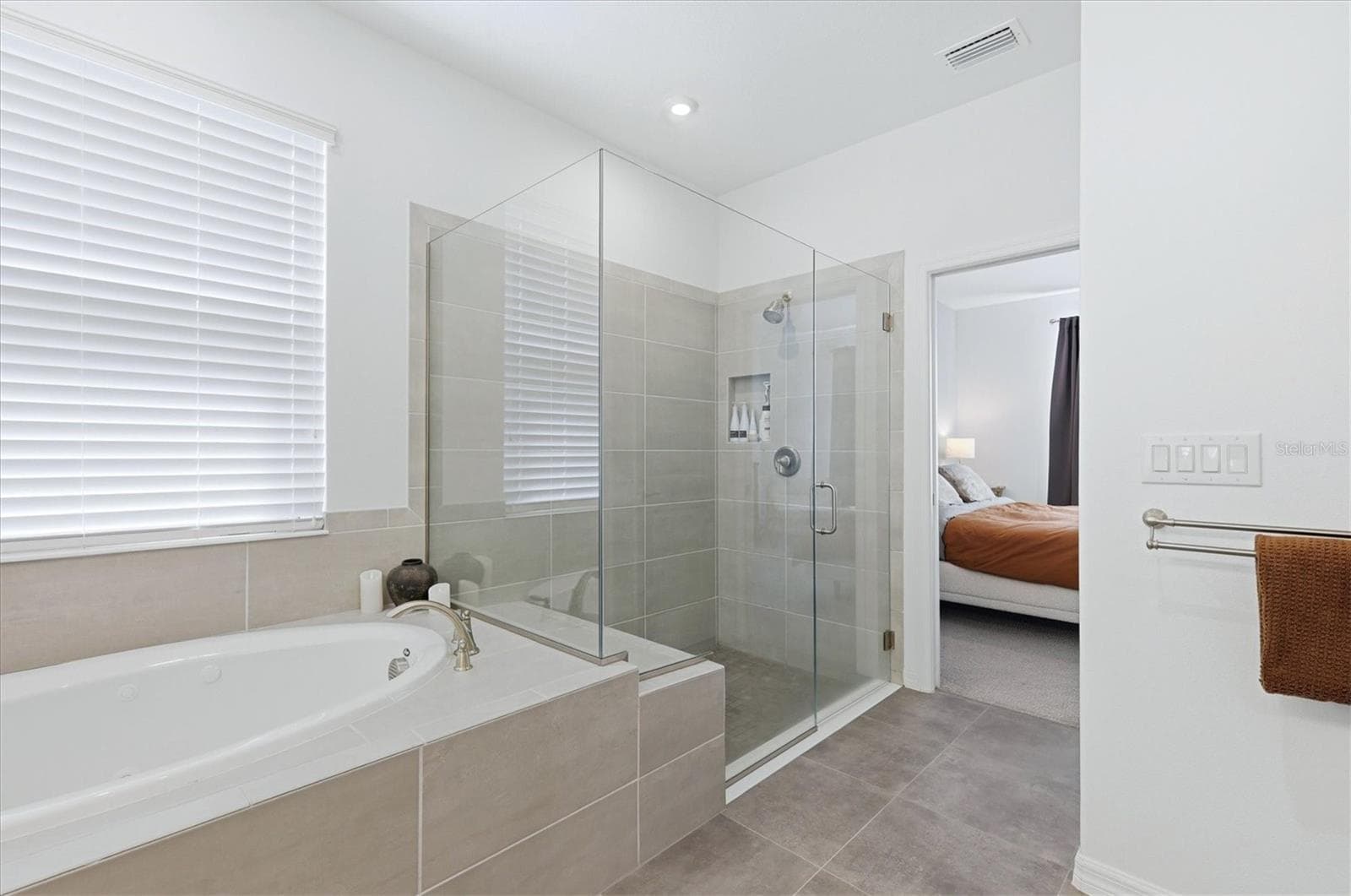 Single Family Residence at 9291 STARRY NIGHT AVE, SARASOTA, photo 16 of 92