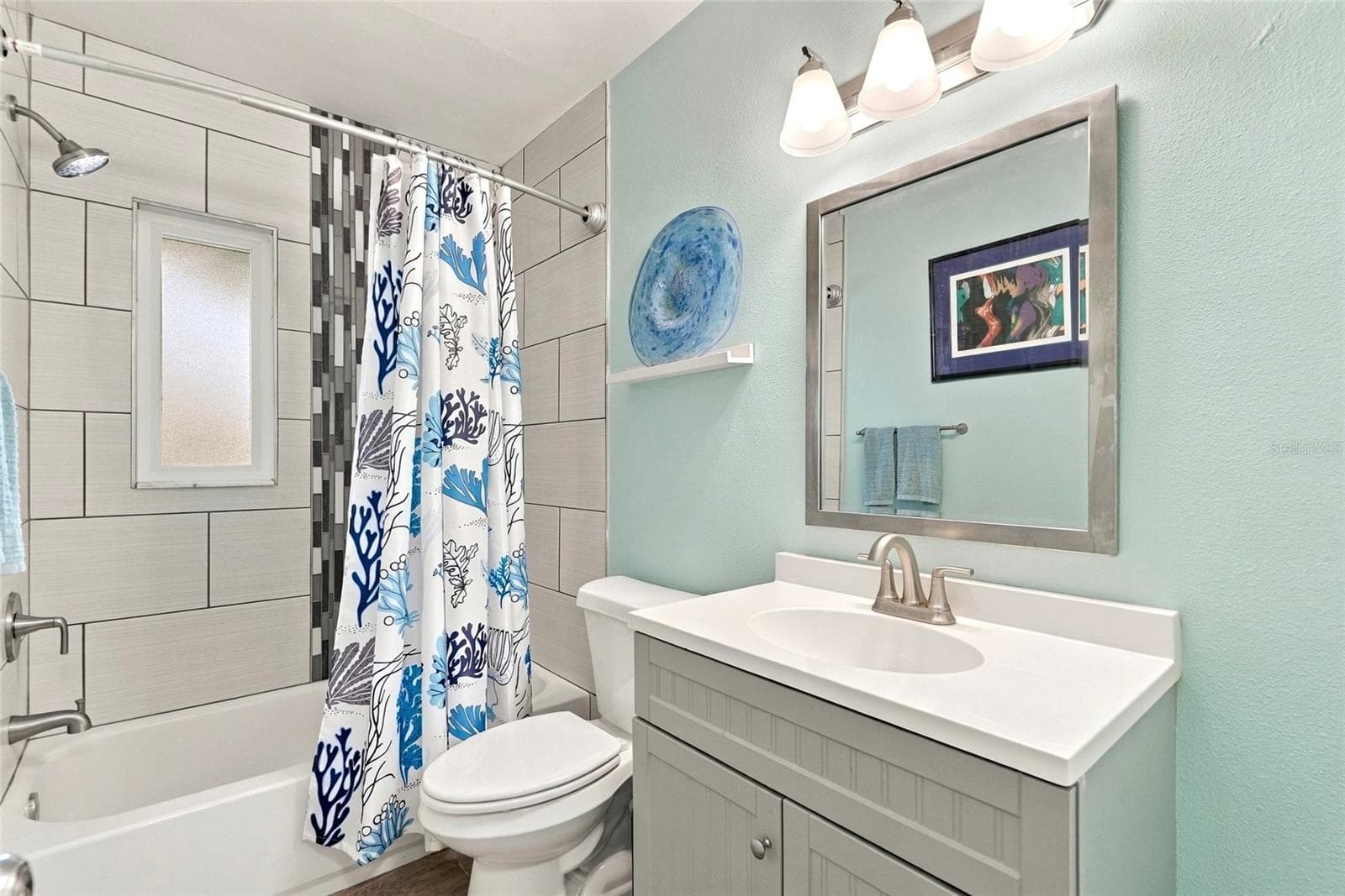 Guest Bathroom - 3108 10TH ST N, ST PETERSBURG
