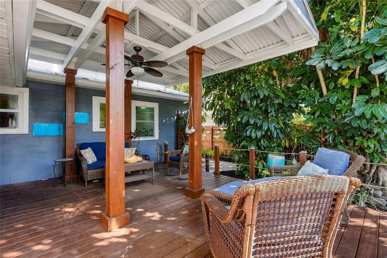 Covered Deck - 3108 10TH ST N, ST PETERSBURG