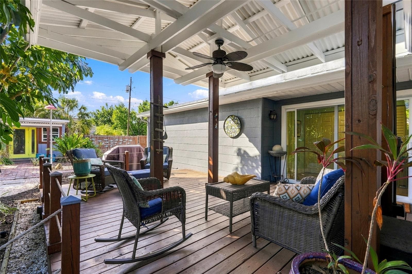 Covered Deck - 3108 10TH ST N, ST PETERSBURG