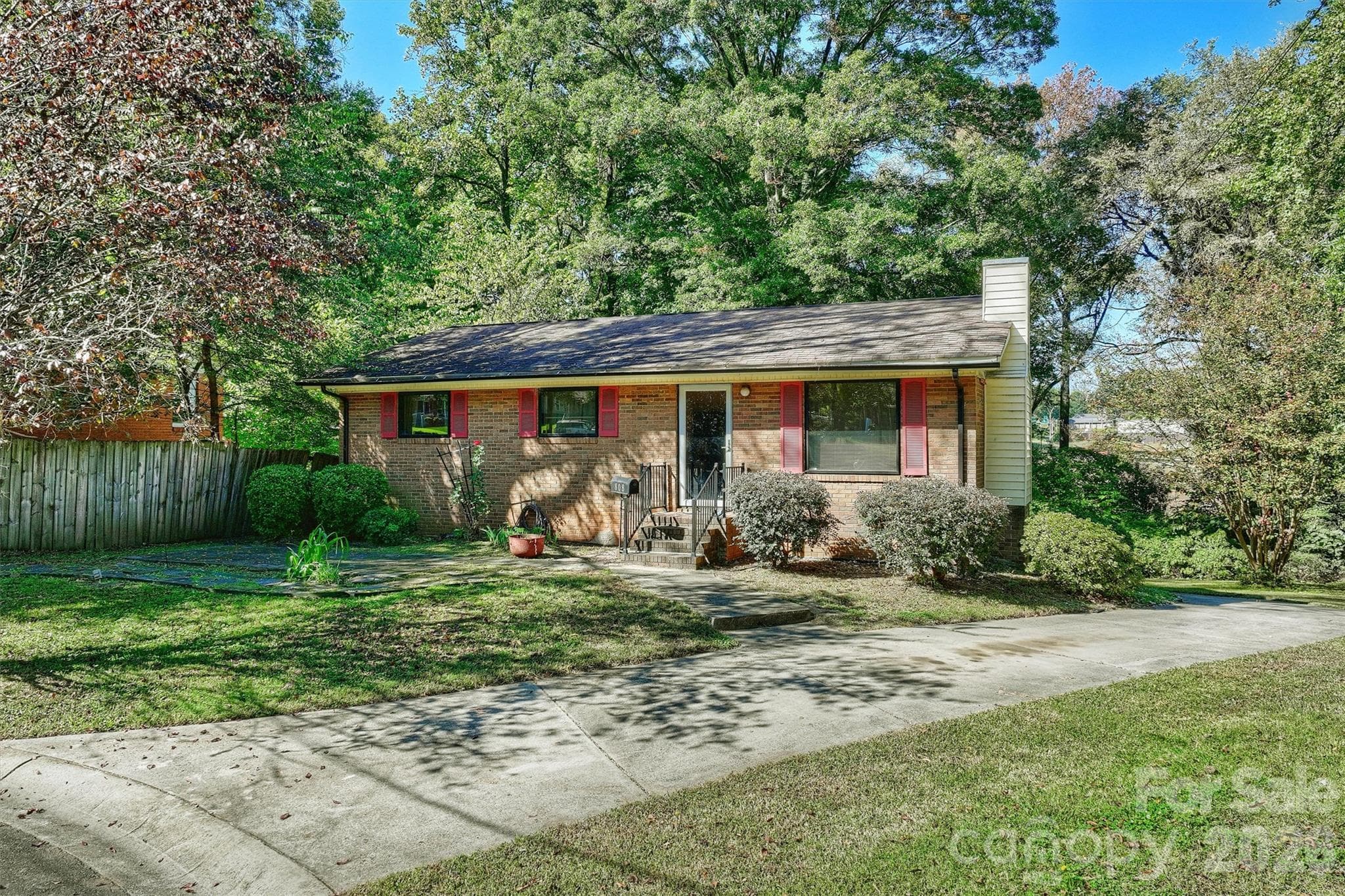 Single Family Residence at 808 Davenport Street, Charlotte, photo 5 of 44
