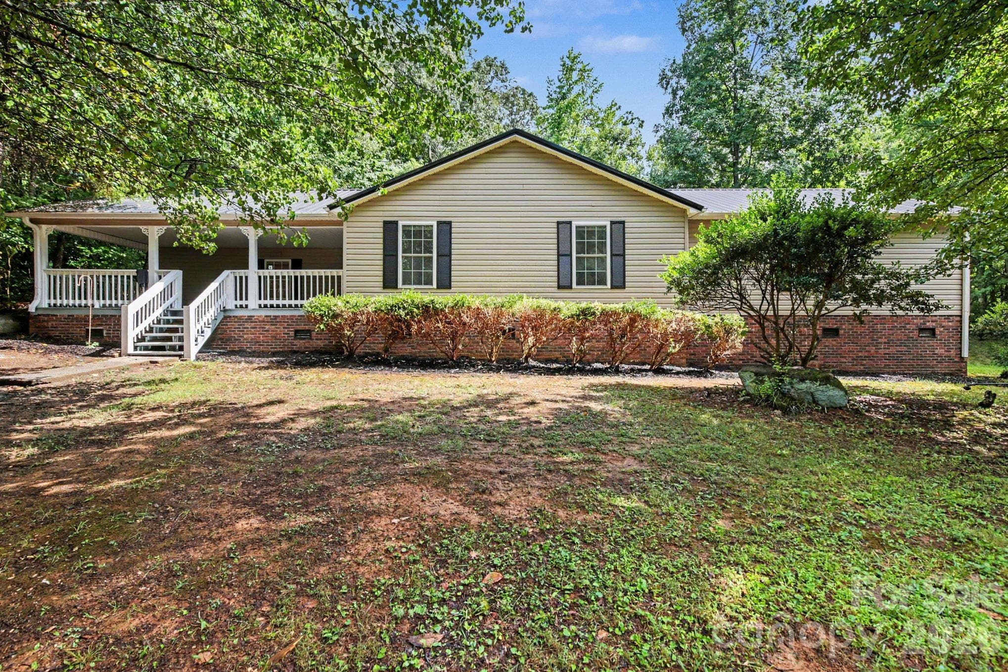 Single Family Residence at 705 Loflin Road, Denton, photo 3 of 34