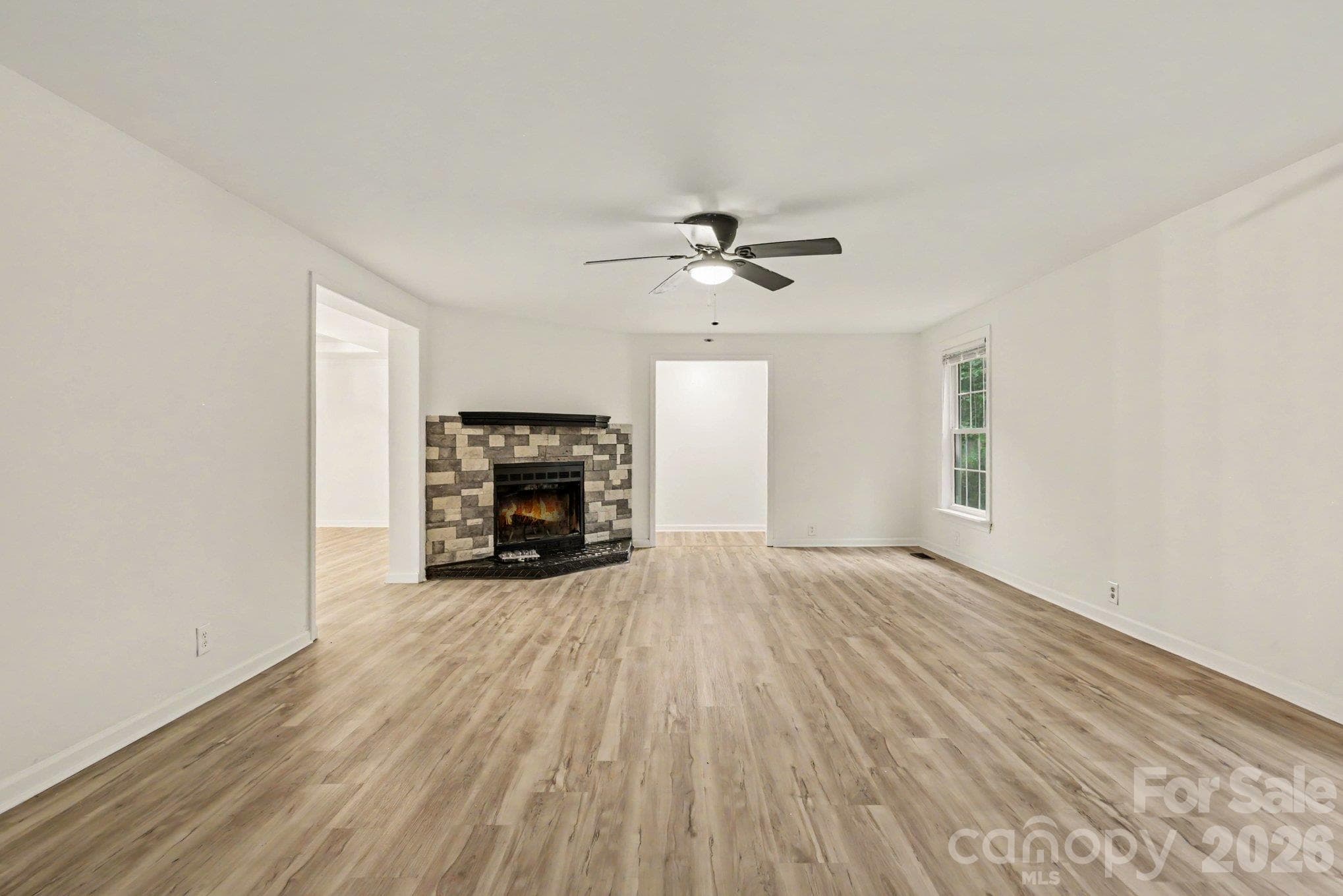 Single Family Residence at 705 Loflin Road, Denton, photo 6 of 34