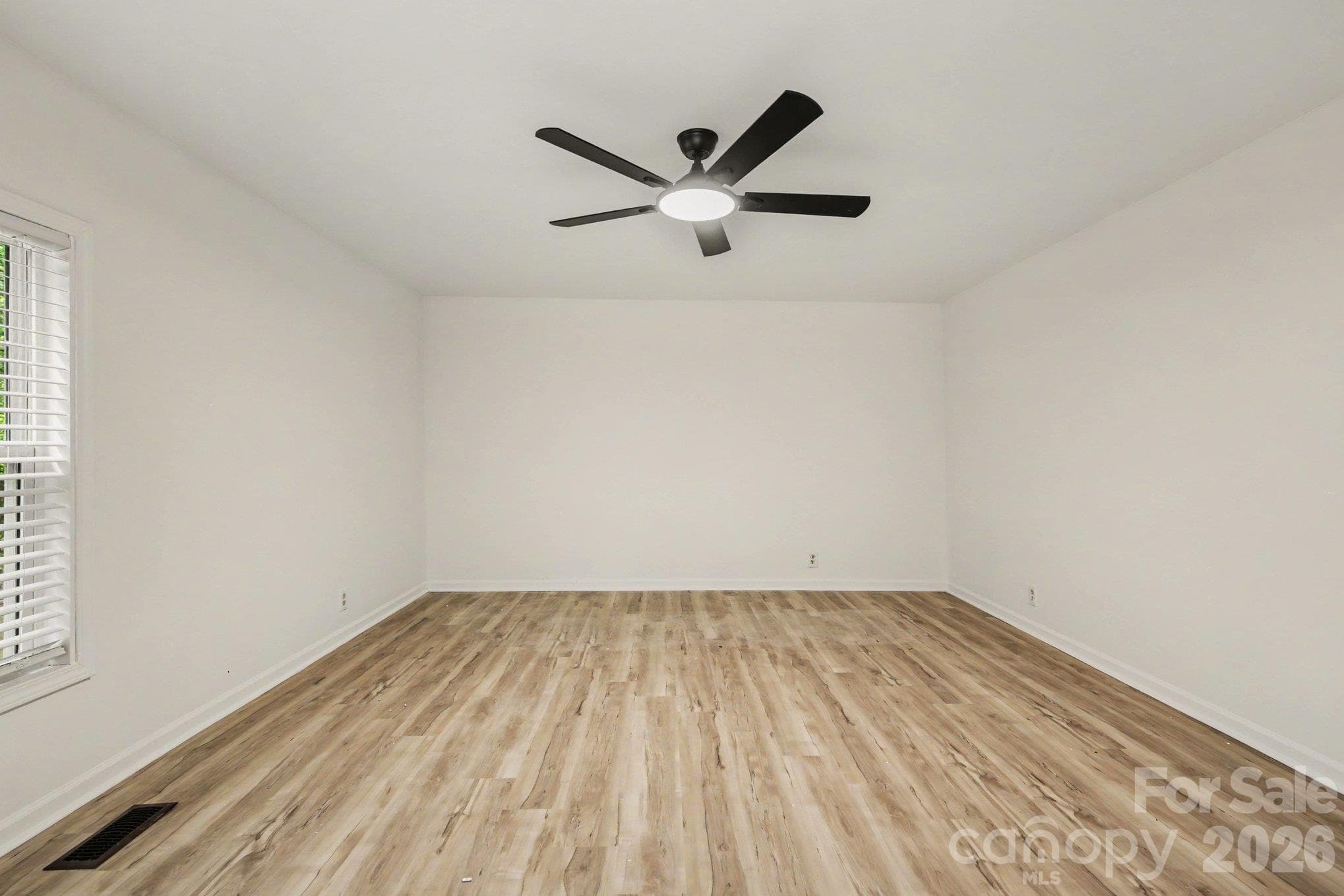 Single Family Residence at 705 Loflin Road, Denton, photo 20 of 34