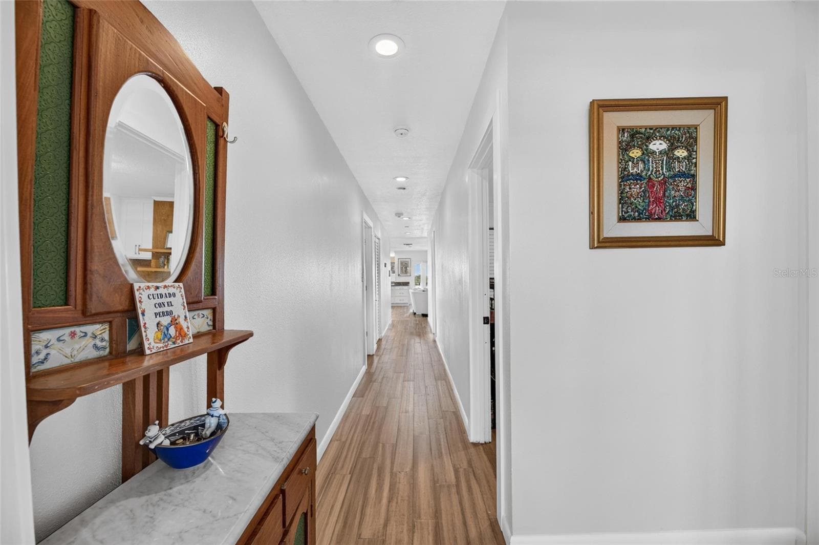 Hallway to Open Floor Plan Living - 2780 N RIVERSIDE DR #601, TAMPA