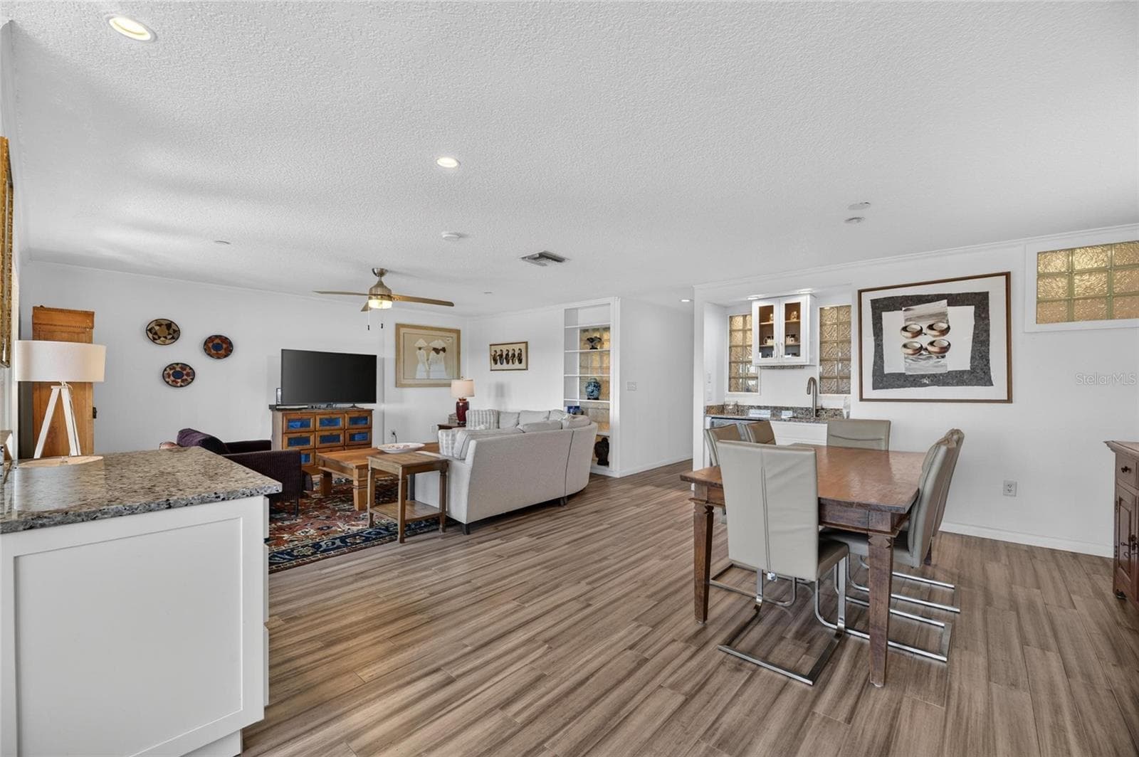 Kitchen to Living & Dining Room View - 2780 N RIVERSIDE DR #601, TAMPA