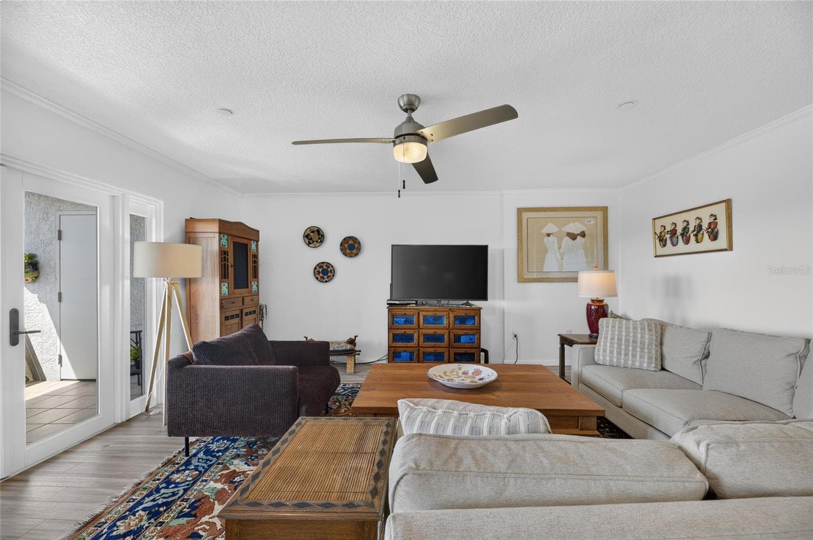 Living Room w/Waterfront Views - 2780 N RIVERSIDE DR #601, TAMPA