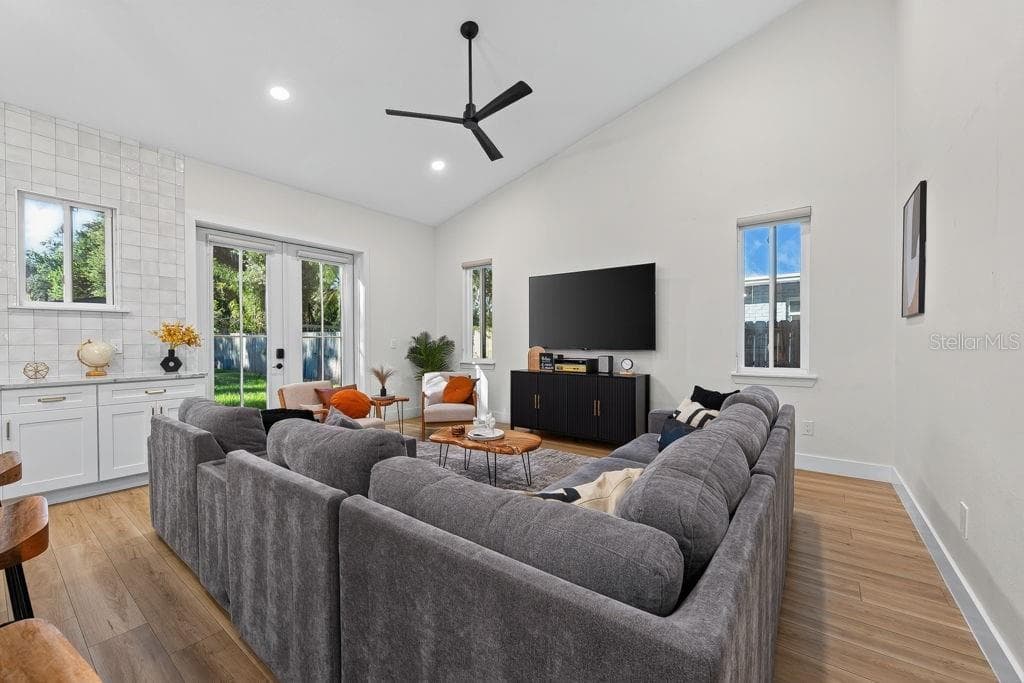 Single Family Residence at 2009 E JEAN ST, TAMPA, photo 19 of 62