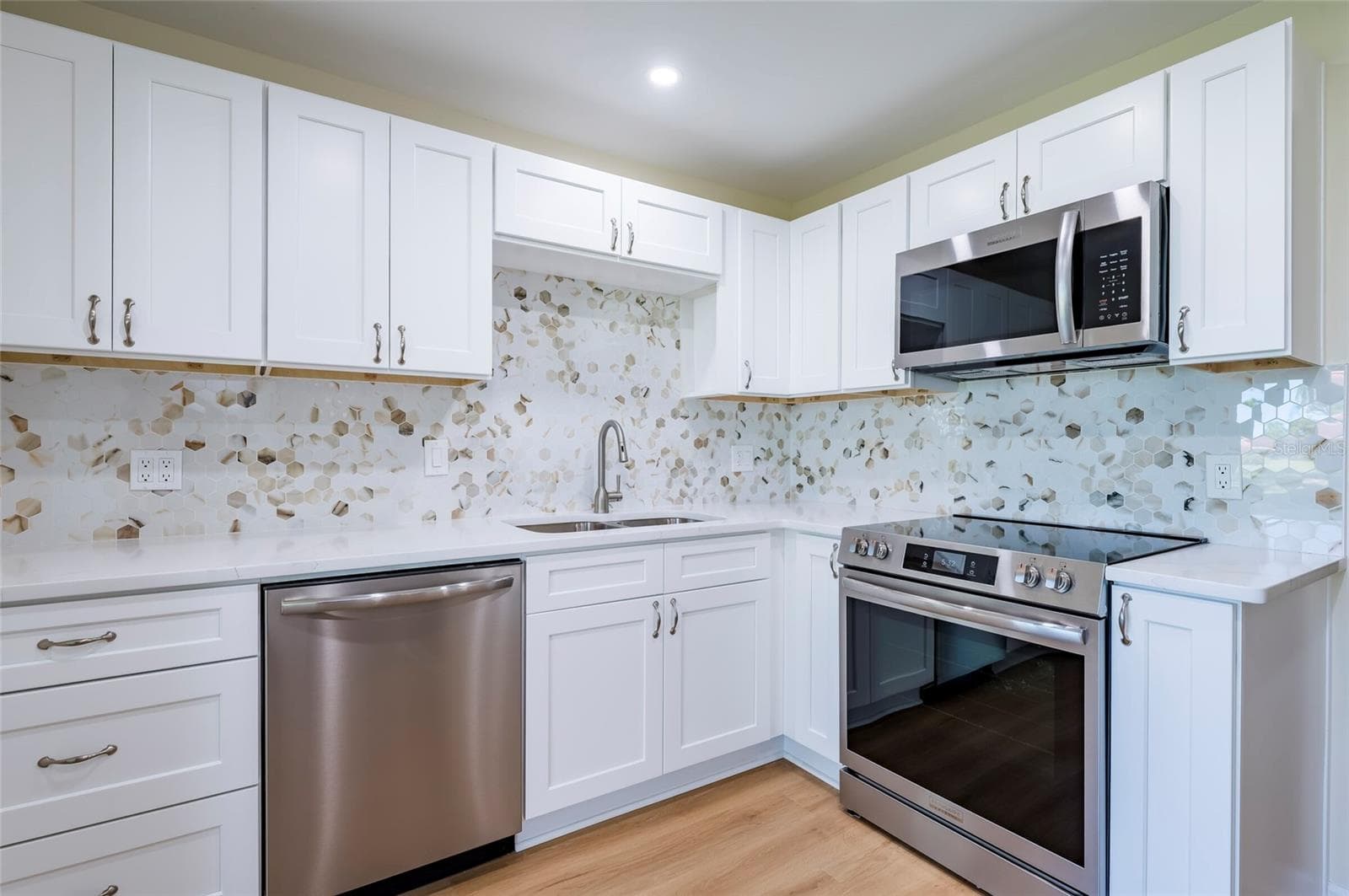 Condominium at 4705 1ST ST NE #137, ST PETERSBURG, photo 6 of 20