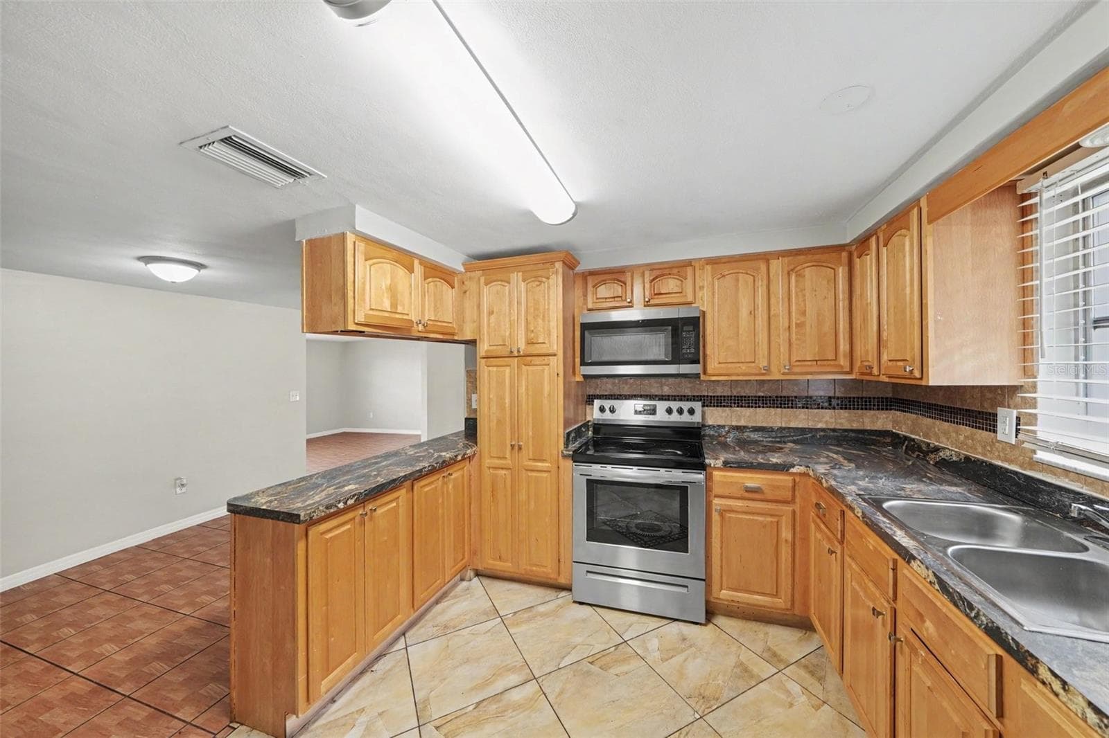 Single Family Residence at 10933 STAMFORD DR, PORT RICHEY, photo 11 of 21