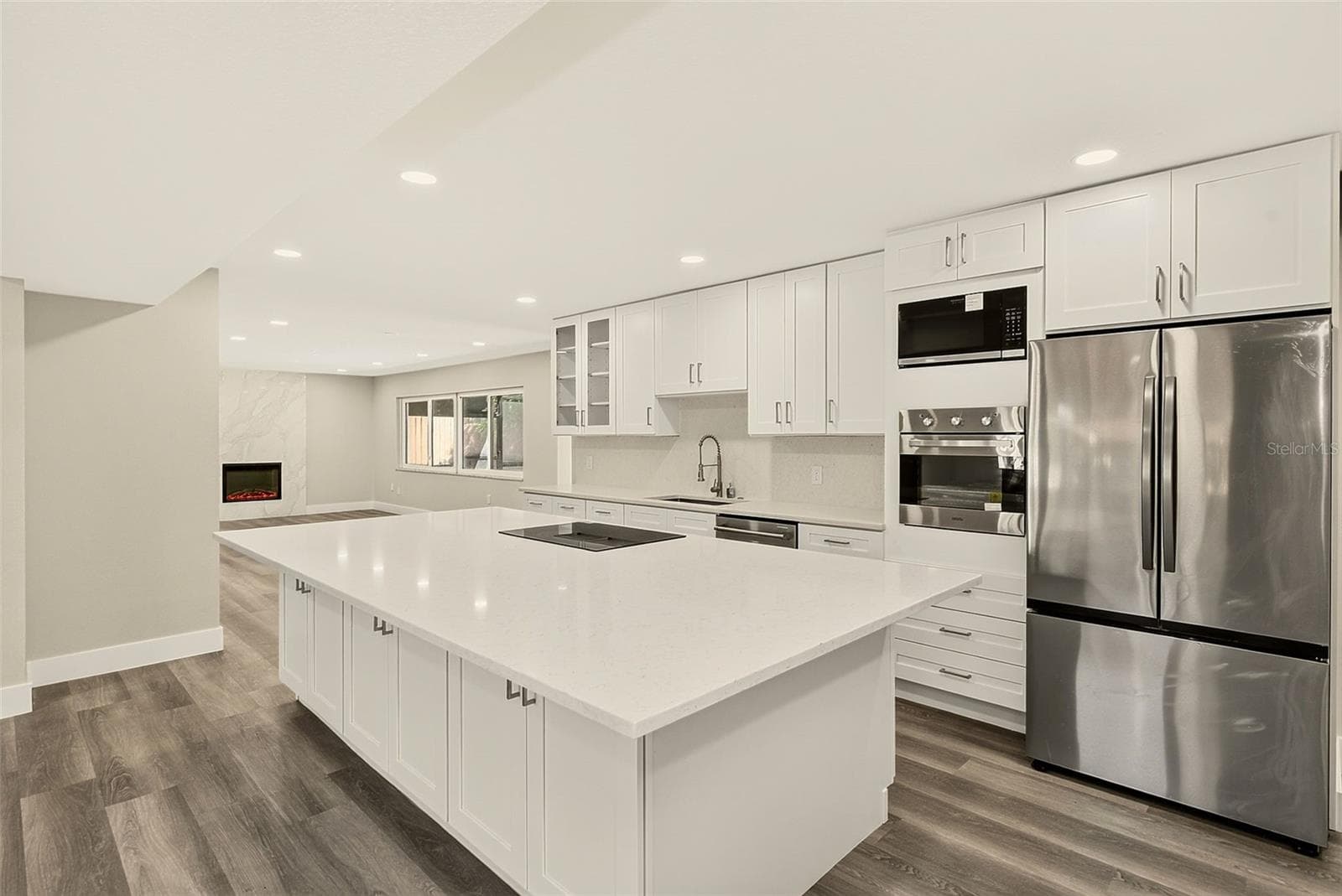 Single Family Residence at 1595 OAK LN, CLEARWATER, photo 11 of 64