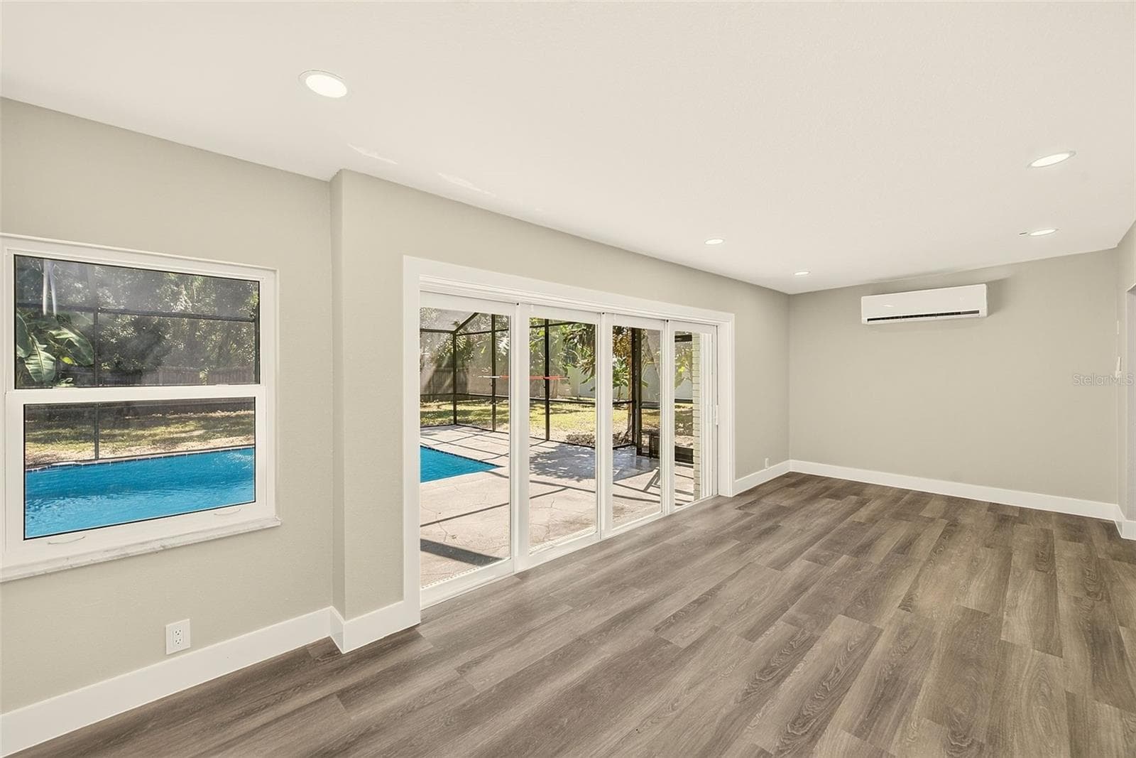 Single Family Residence at 1595 OAK LN, CLEARWATER, photo 17 of 64