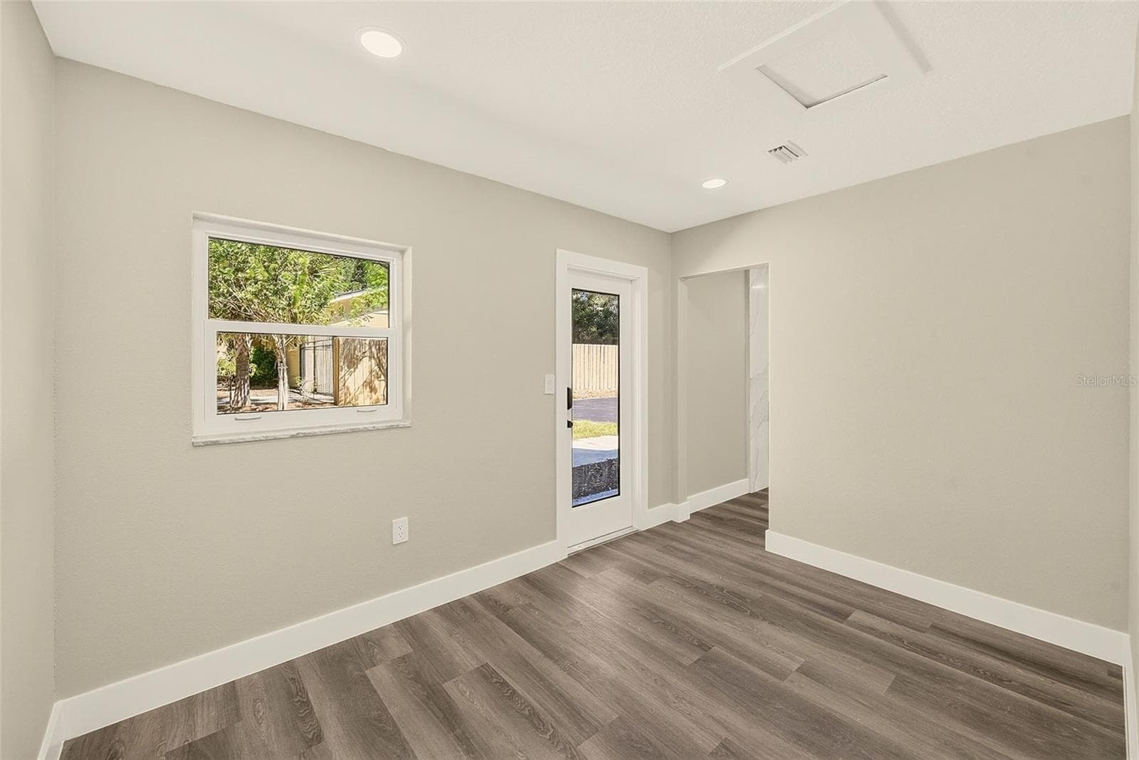 Single Family Residence at 1595 OAK LN, CLEARWATER, photo 27 of 64