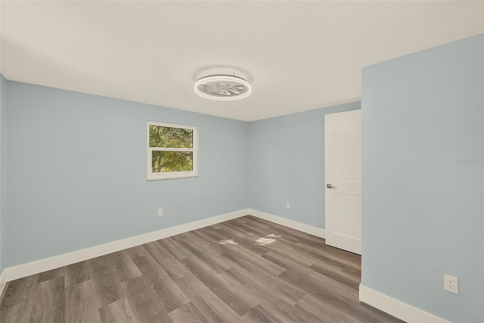 Single Family Residence at 1595 OAK LN, CLEARWATER, photo 36 of 64