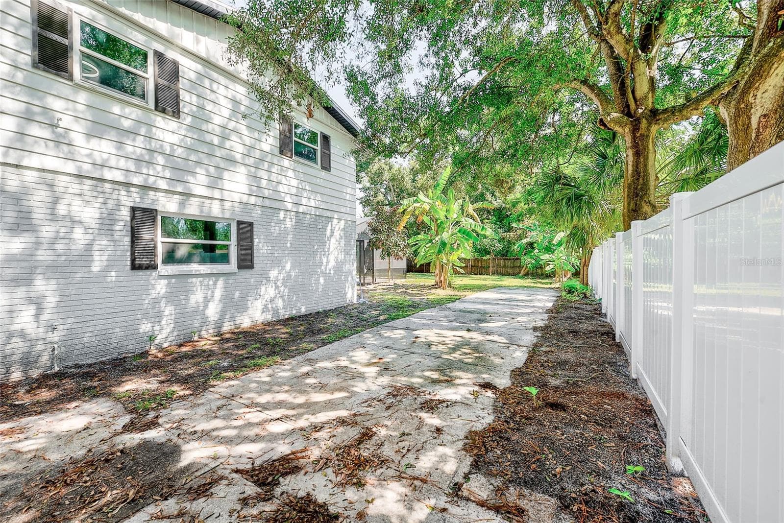 Single Family Residence at 1595 OAK LN, CLEARWATER, photo 52 of 64