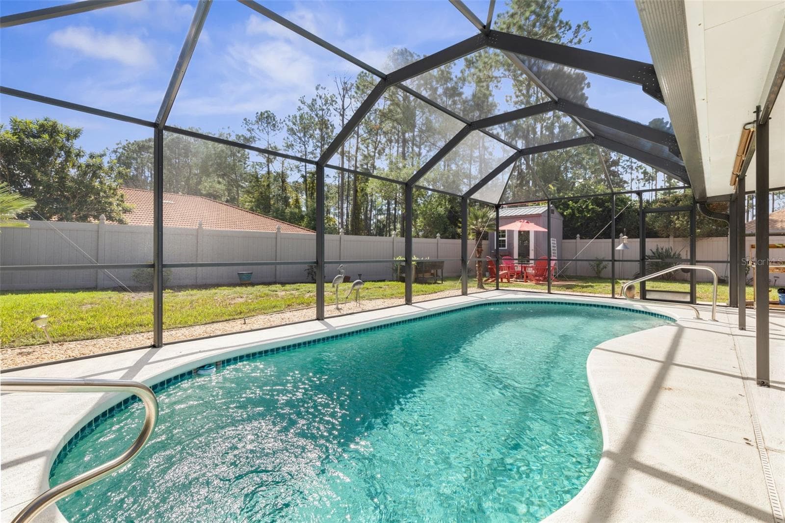 Who needs a vacation when paradise is right outside your door? Dive into the refreshing waters, soak up the sunshine, and make every day feel like a tropical getaway! - 19 EDGELY LN, PALM COAST
