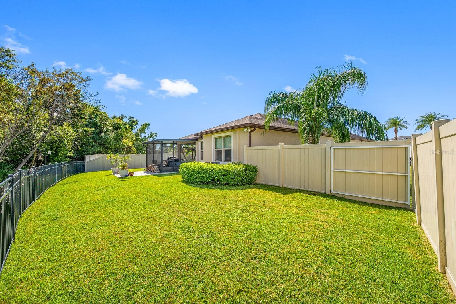 Single Family Residence at 5016 BELLA ARMONIA CIR, WIMAUMA, photo 46 of 60