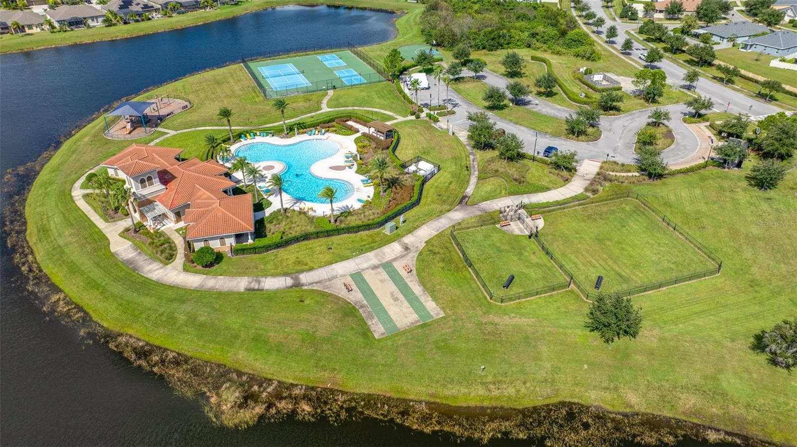 Single Family Residence at 5016 BELLA ARMONIA CIR, WIMAUMA, photo 55 of 60
