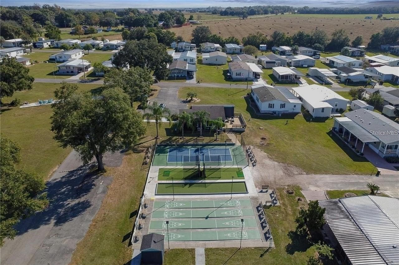 Manufactured Home at 10029 HAMP DR, DADE CITY, photo 37 of 43